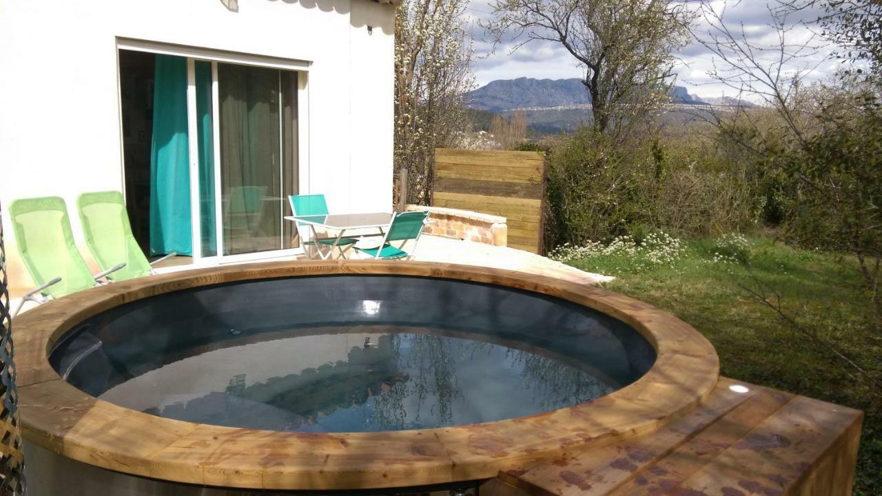 Spa Cabanon De Charme - Le Garagai Meyreuil Exterior foto