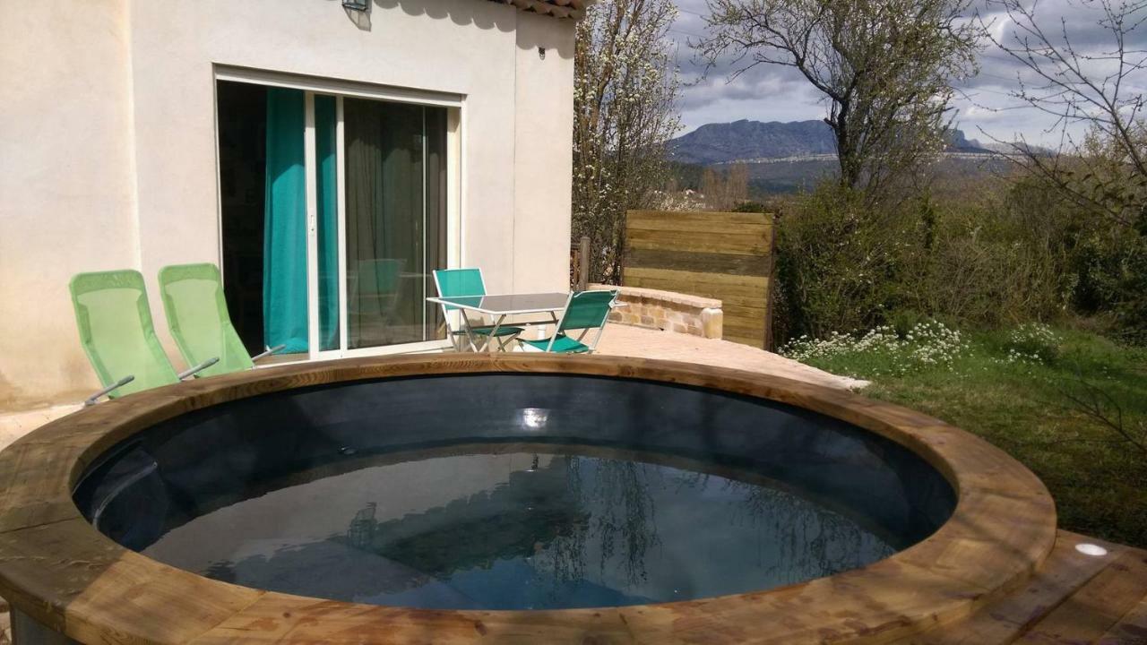 Spa Cabanon De Charme - Le Garagai Meyreuil Exterior foto
